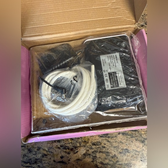 Pink Mini Airbrush Compressor - Picture 4 of 5